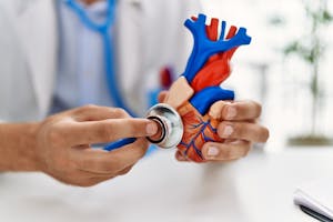 Suflul sistolic: Cauze, simptome, diagnostic și opțiuni de tratament