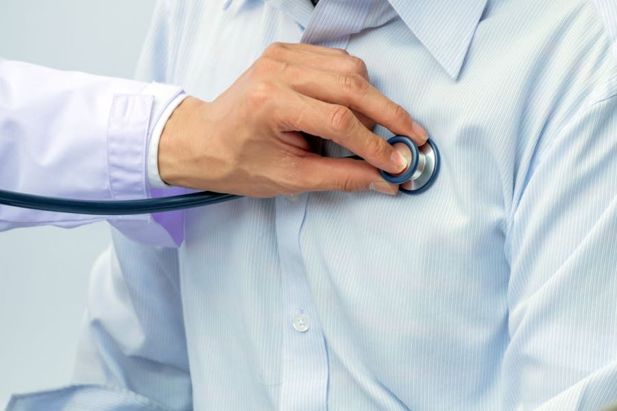 Zgomotele cardiace anormale: Cauze, diagnostic și tratament