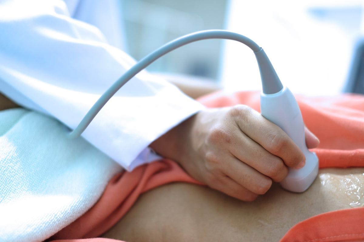 Ecografie cardiacă pentru diagnosticarea zgomotelor cardiace anormale și a cauzei acestora. 