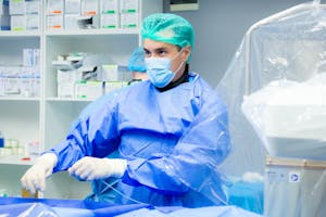 Piciorul diabetic poate fi salvat: Patru cazuri reale de pacienți cu ischemie critică tratați fără amputație