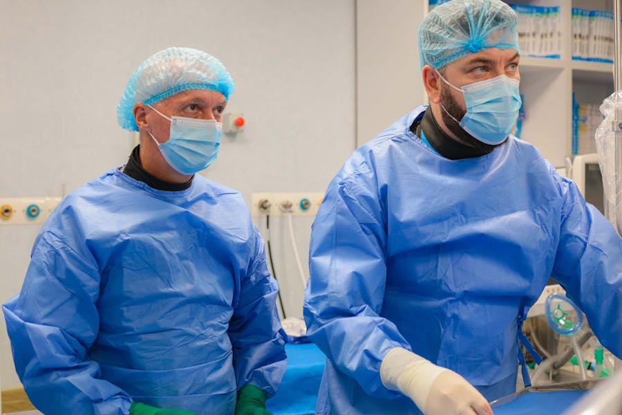 TAVI în premieră prin abord subclavicular drept: soluție inovatoare pentru un pacient cu stenoză aortică severă și anatomie vasculară inaccesibilă