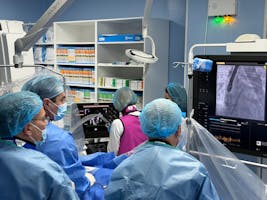 Închiderea auriculului stâng cu dispozitiv Watchman – soluție modernă pentru pacienții cu fibrilație atrială și risc crescut de sângerare