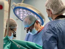 Chirurgie cardiacă pediatrică: două malformații cardiace congenitale corectate cu succes de Dr. Eugen Săndică