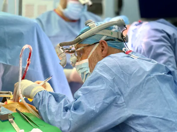 bypass-coronarian-robotic-tcrat-monza-ares