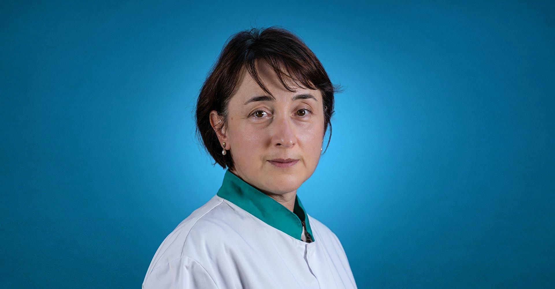 Dr. Gabriela Caracostea