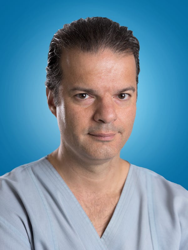 Dr. Vlasios Ninios, un nou medic de excepție în cadrul Centrelor de Excelență Ares - București