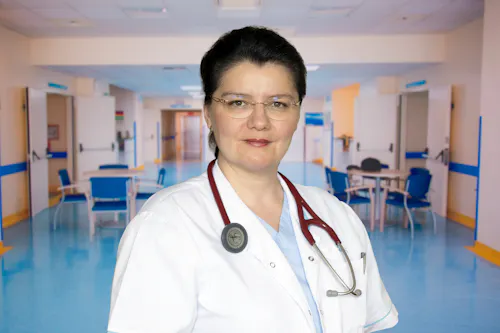 Dr. Elena Sauer