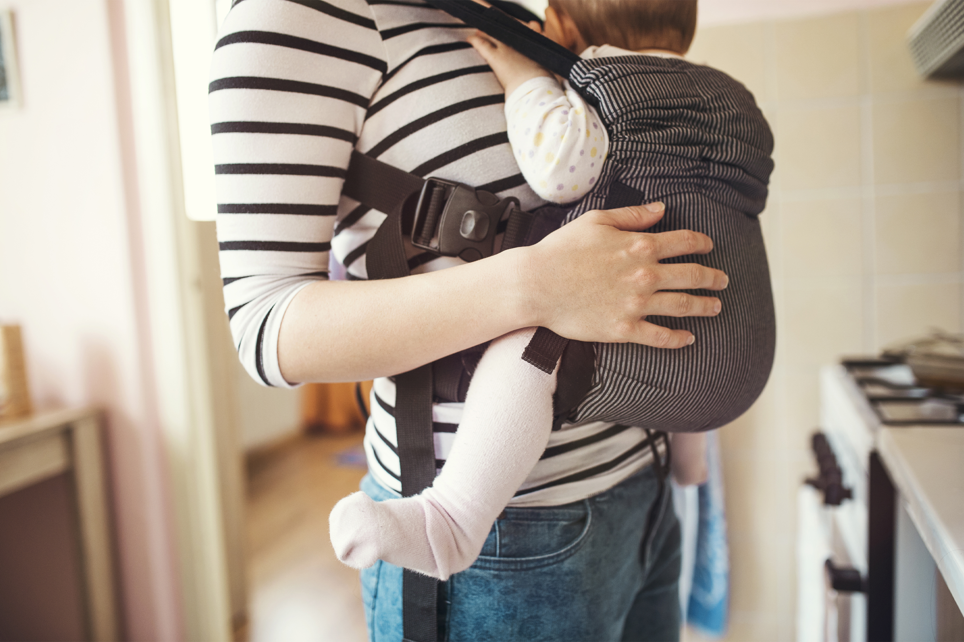 baby carrier bad for hips