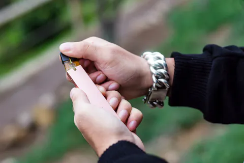Juul Settles Youth Vaping Marketing Lawsuit For $40 Million | MedTruth - Prescription Drug & Medical Device Safety | Informed Advocacy Juul Settles Youth Vaping Marketing Lawsuit For $40 Million | MedTruth - Prescription Drug & Medical Device Safety | Informed Advocacy