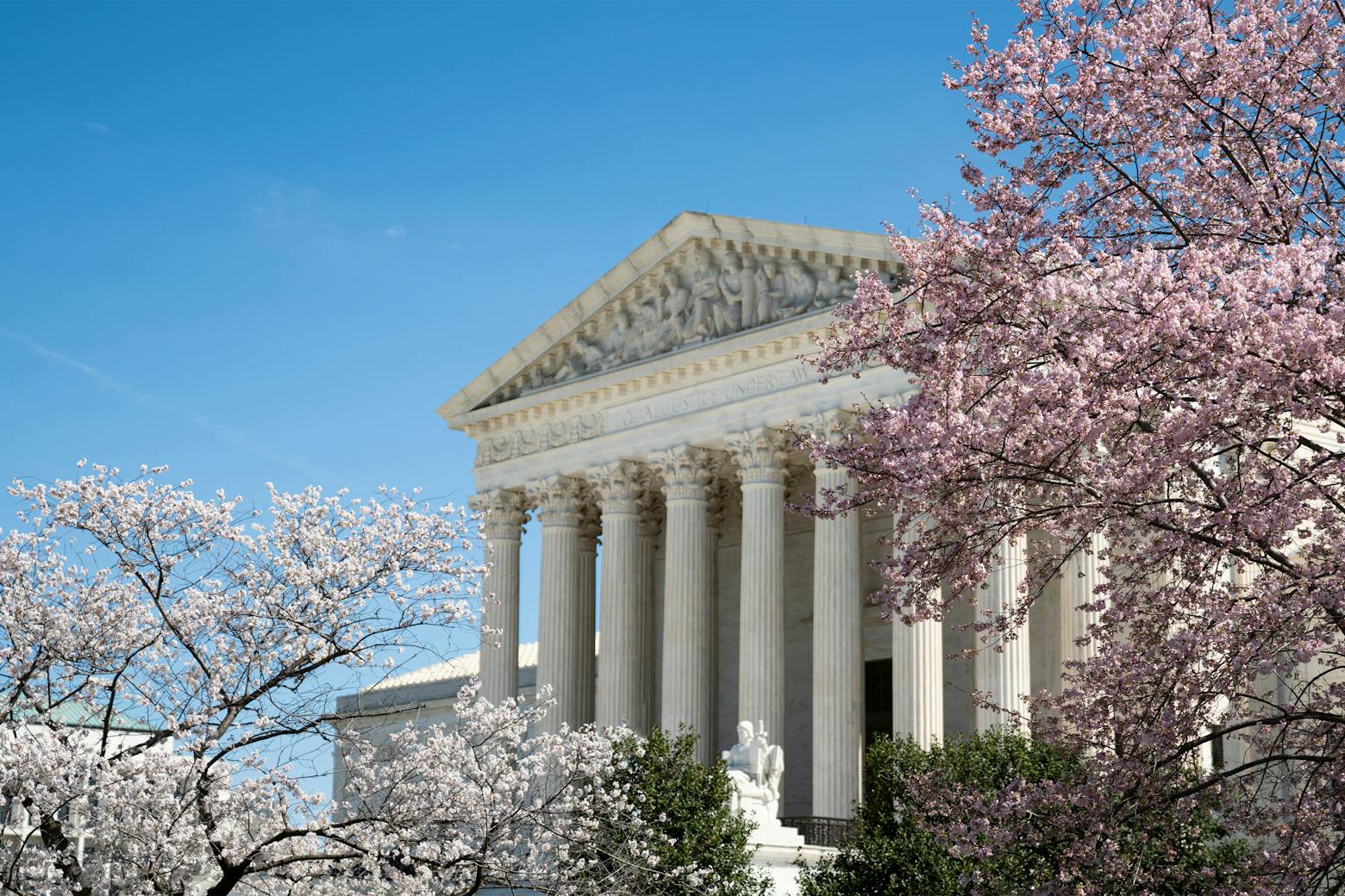 Supreme court building representing the DOJ recommending the Roundup cancer award stand.