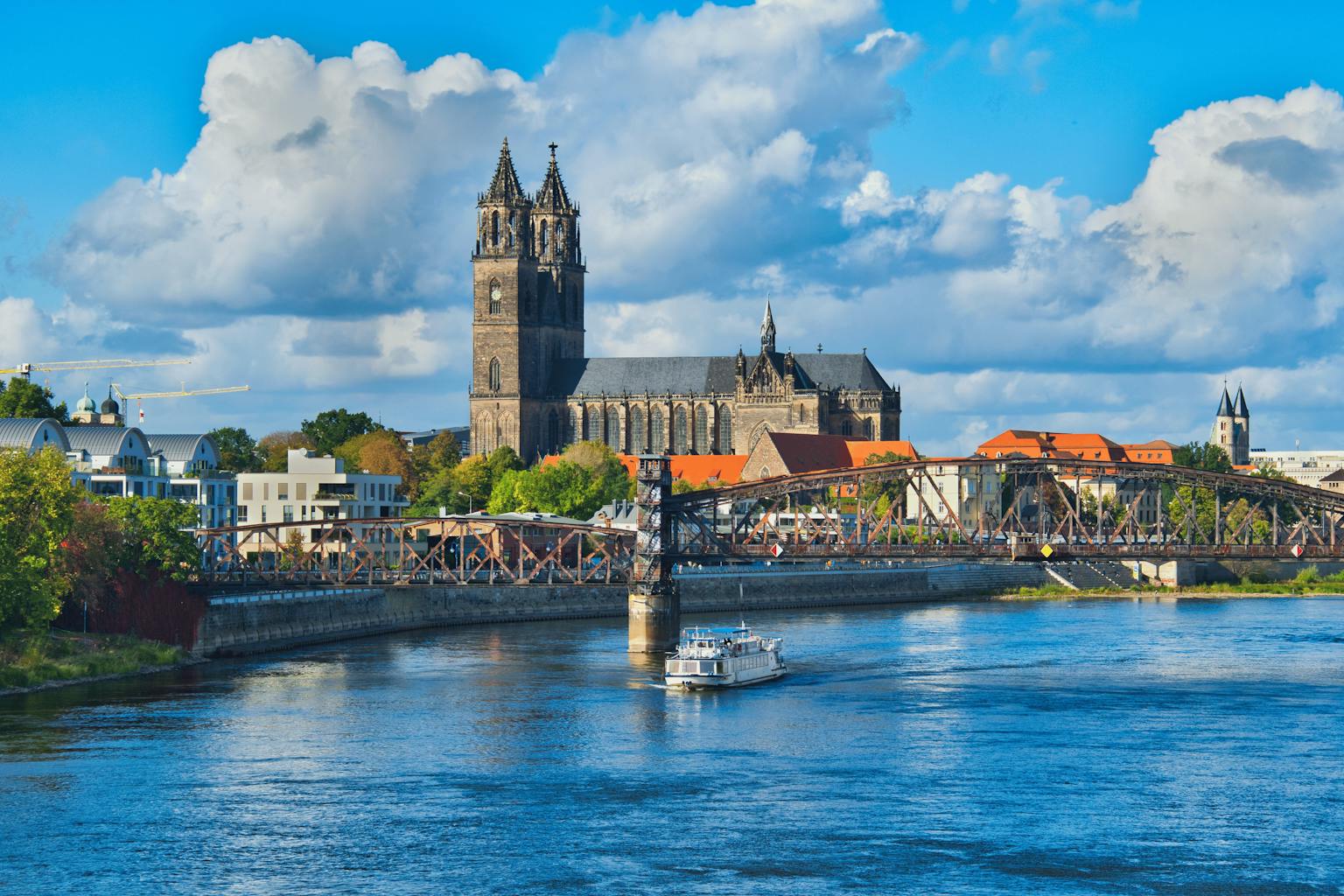 Blick auf die Elbe und Magdeburg