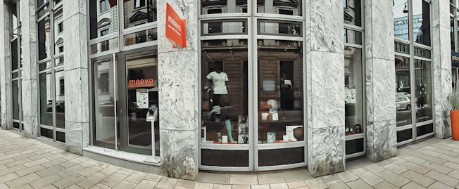 Blick auf den Eingang in unseren Store am Neuen Wall