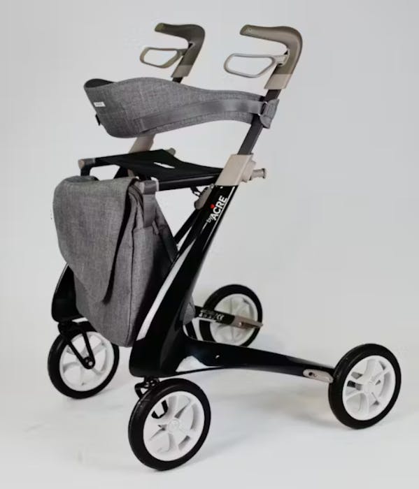 Rollator vor weißem Hintergrund