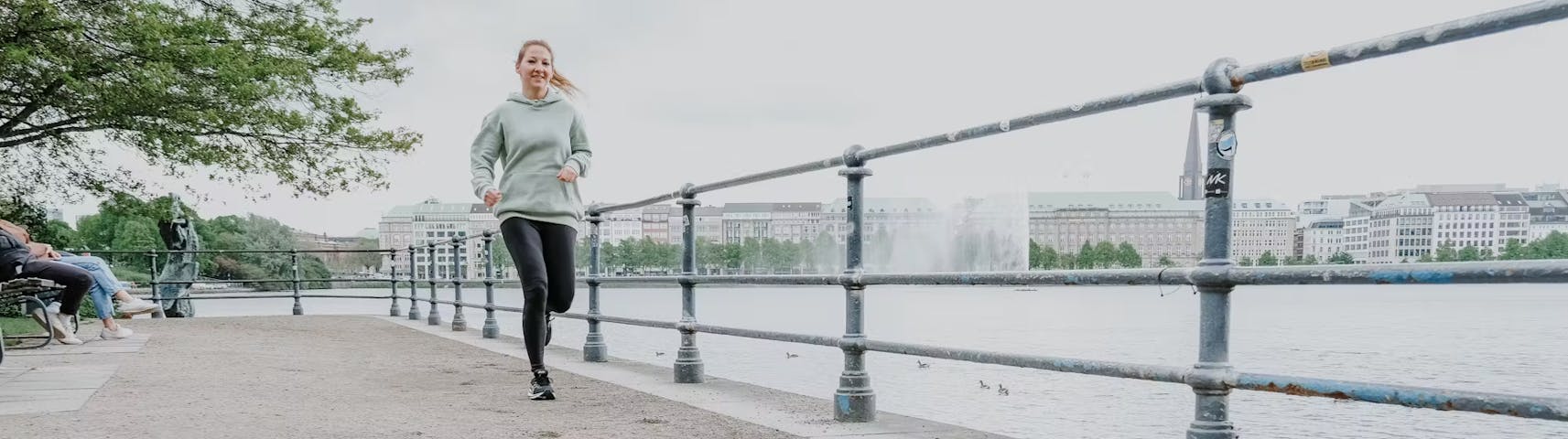 Frau am Joggen in Hamburg