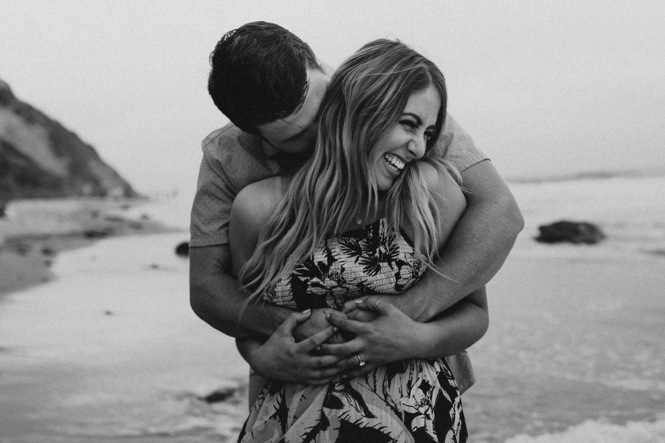 laura-collin-summer-engagement-crystalcove-2019-18