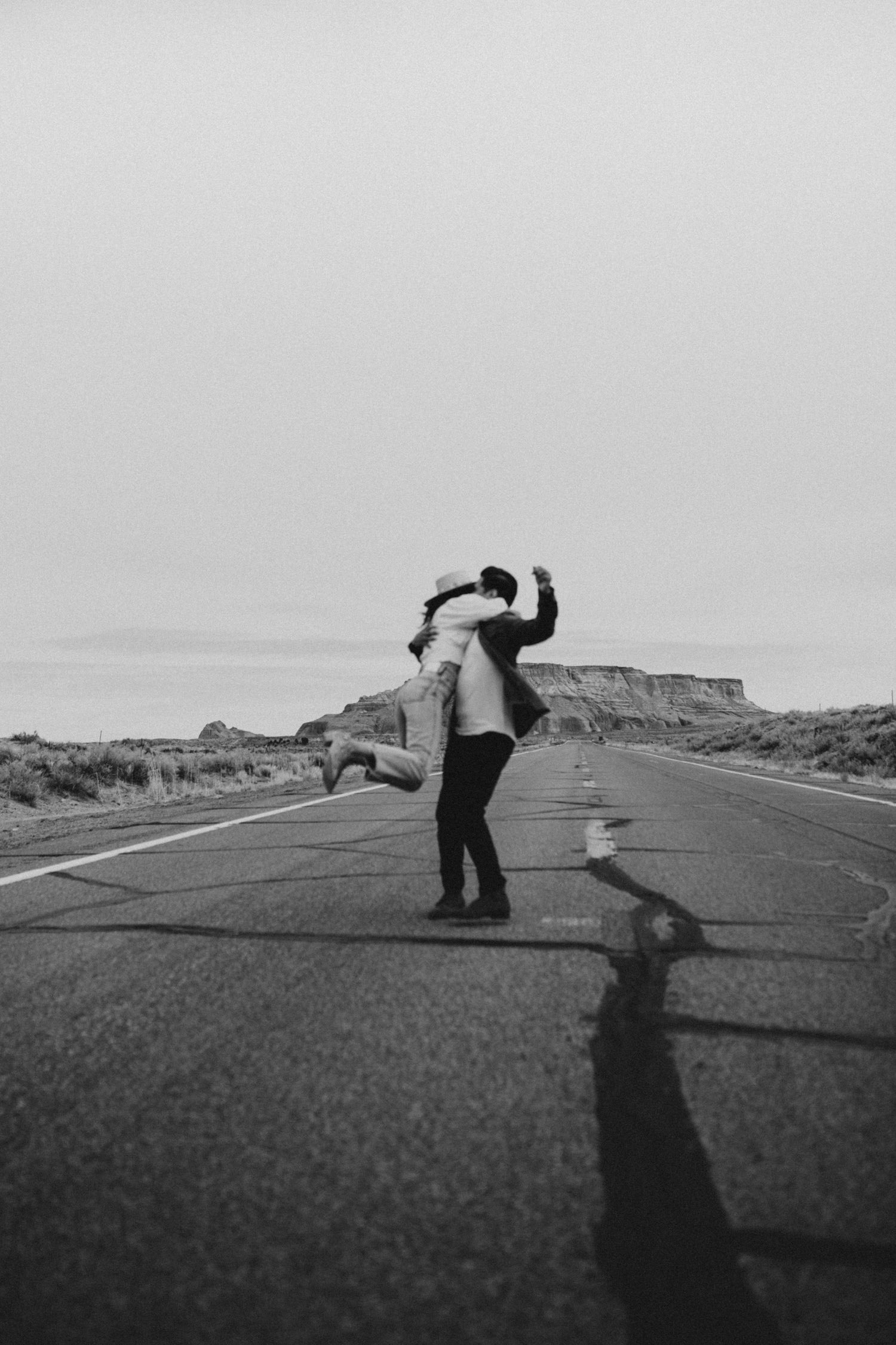 arizona-roadtrip-engagement-session-114