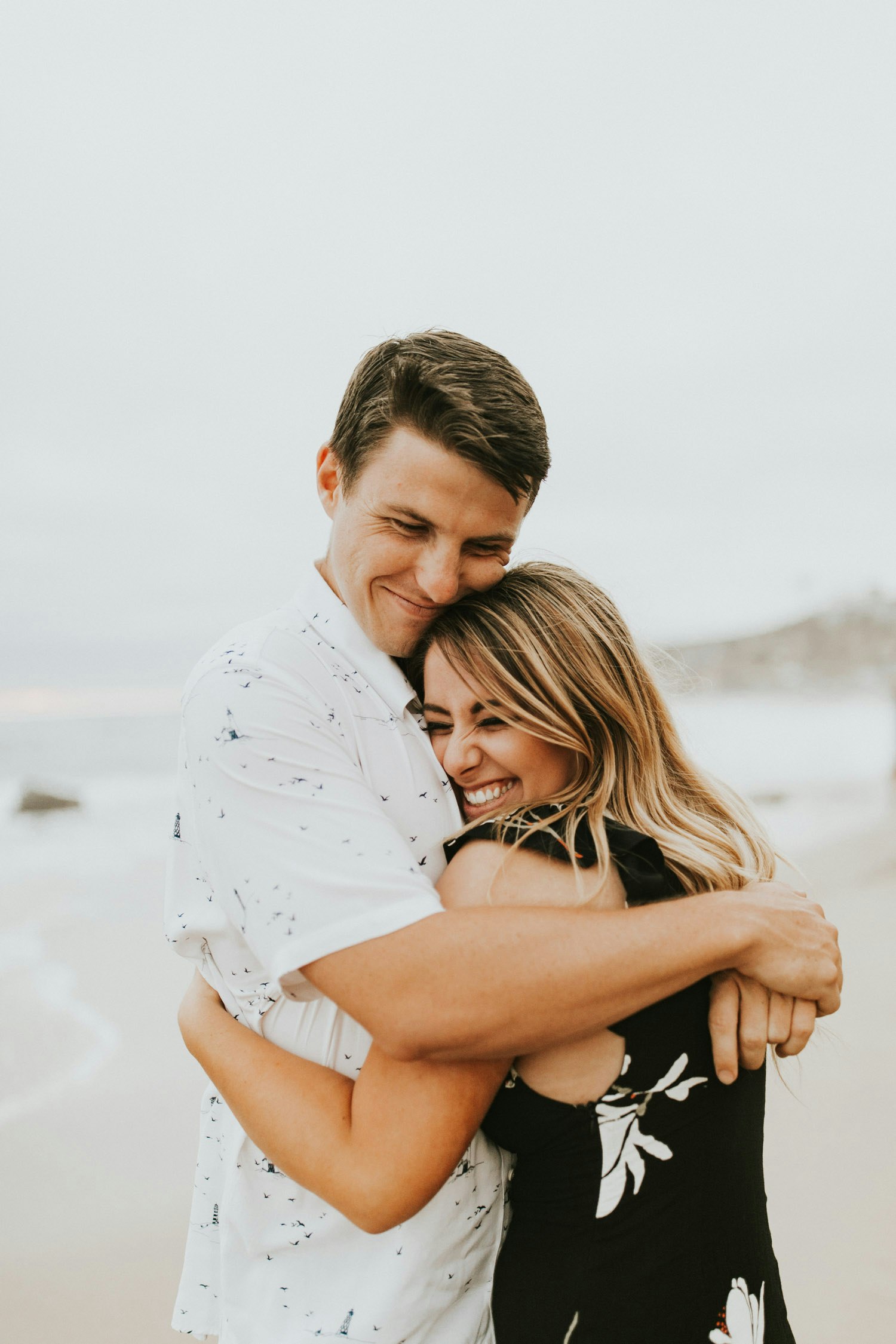 laura-collin-summer-engagement-crystalcove-2019-30