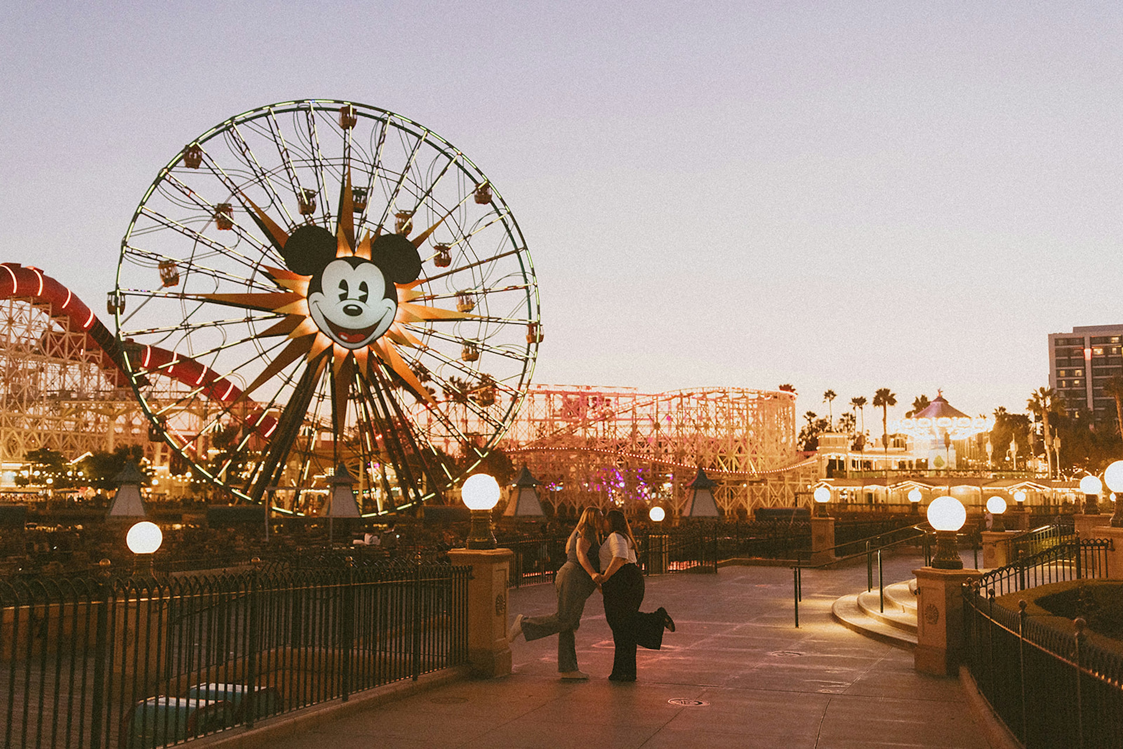 disneyland-honeymoon-disneylandphotoshoot-37-