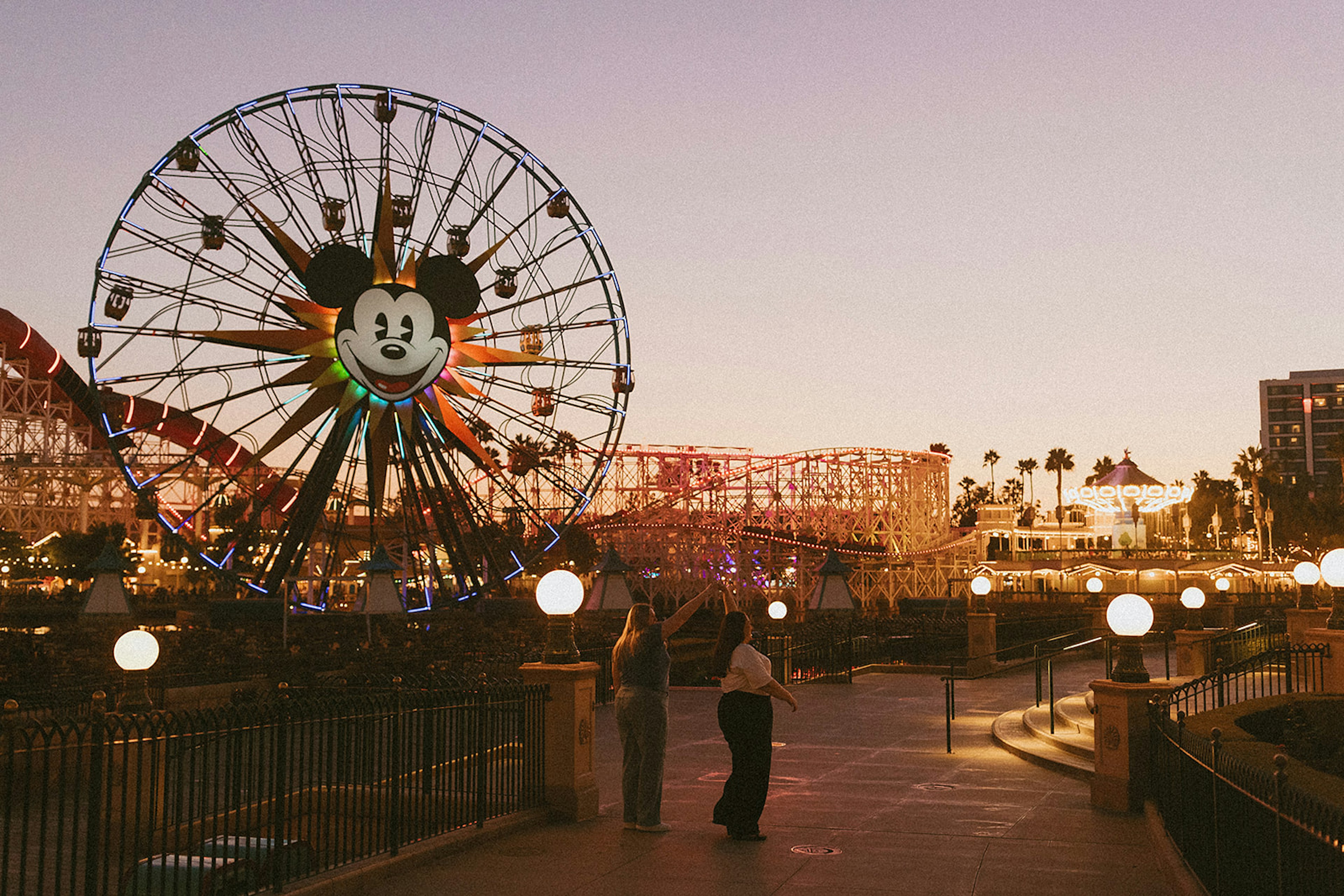 disneyland-honeymoon-disneylandphotoshoot-34-