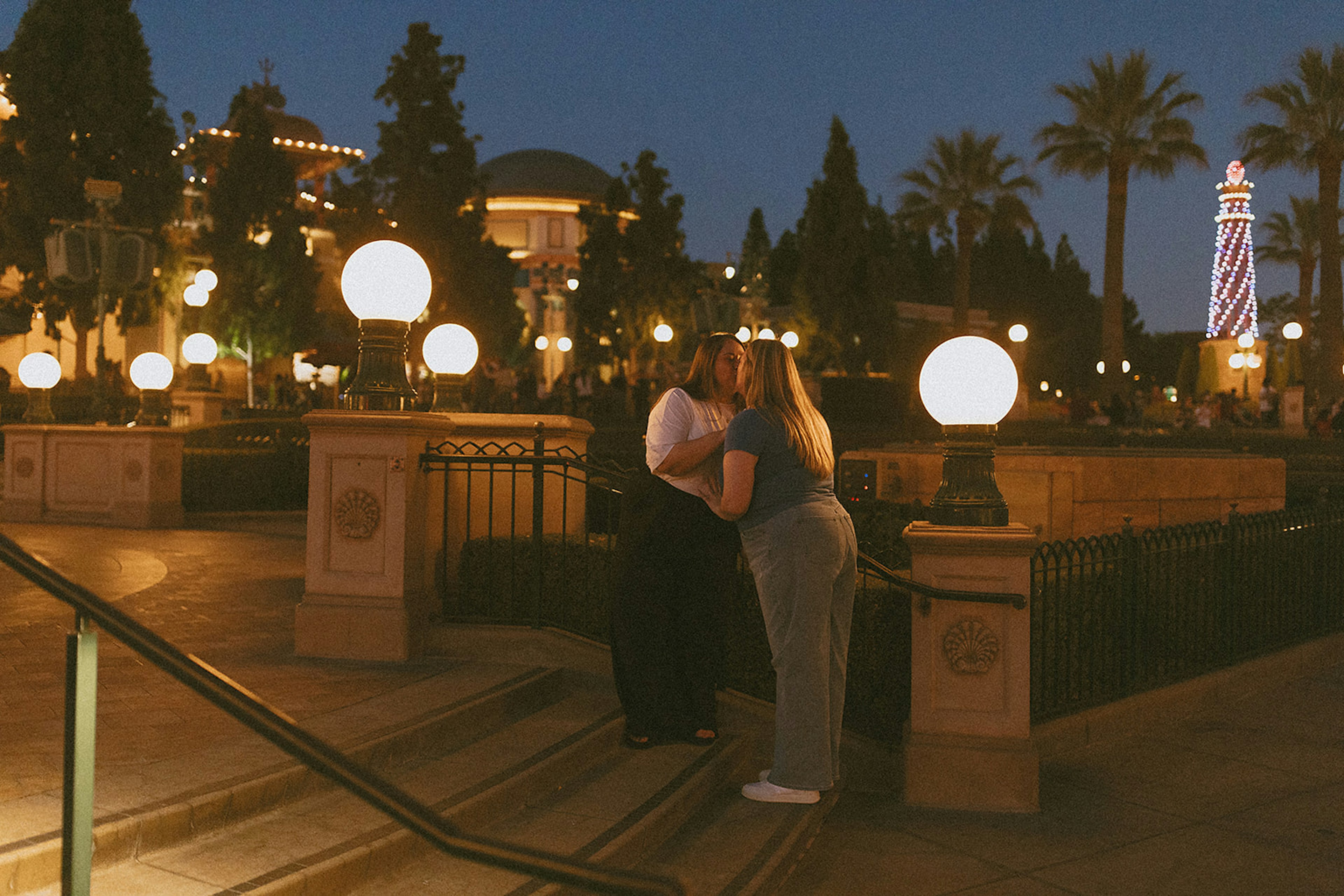 disneyland-honeymoon-disneylandphotoshoot-42-