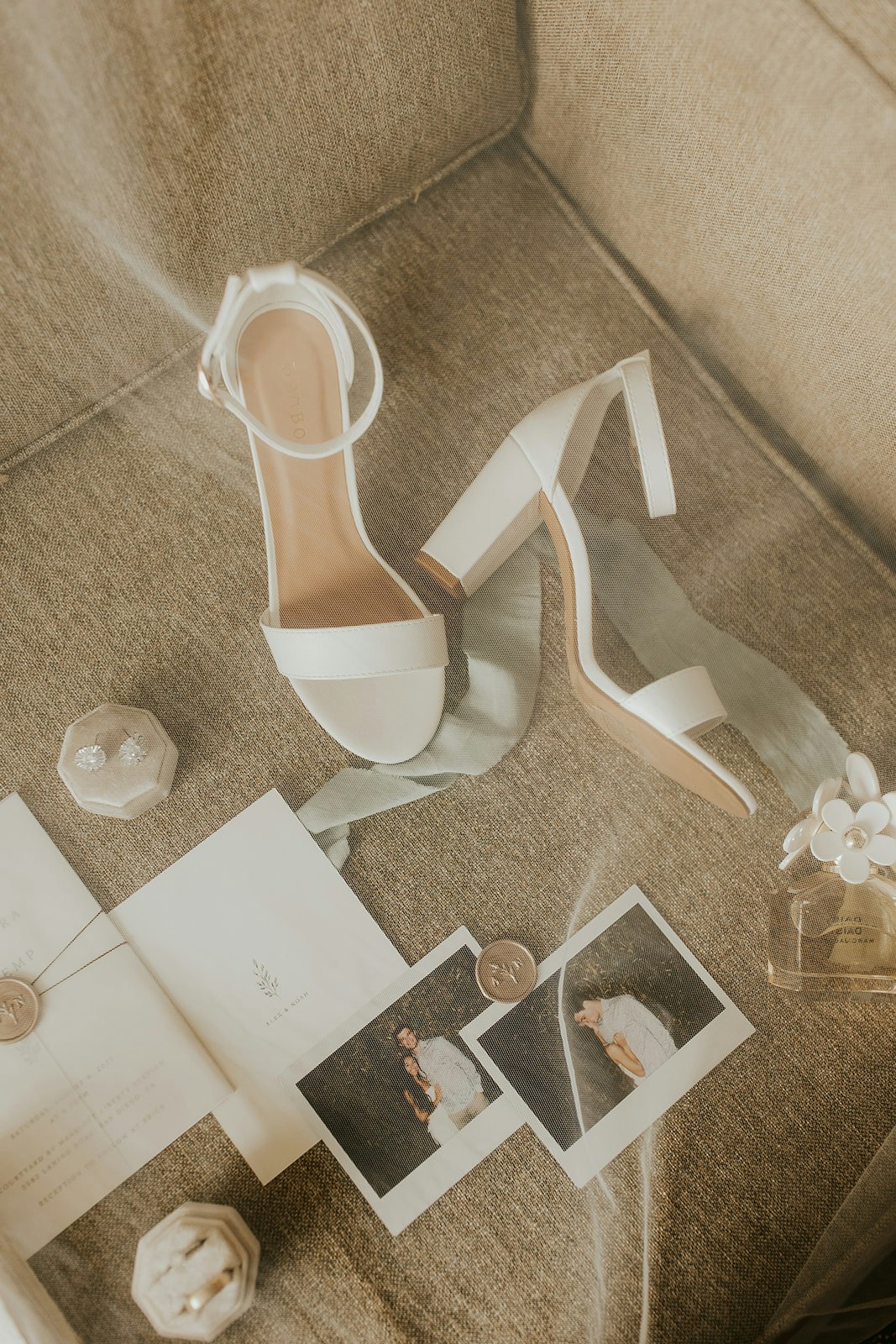 romantic-summerwedding-libertystation-brick-2-