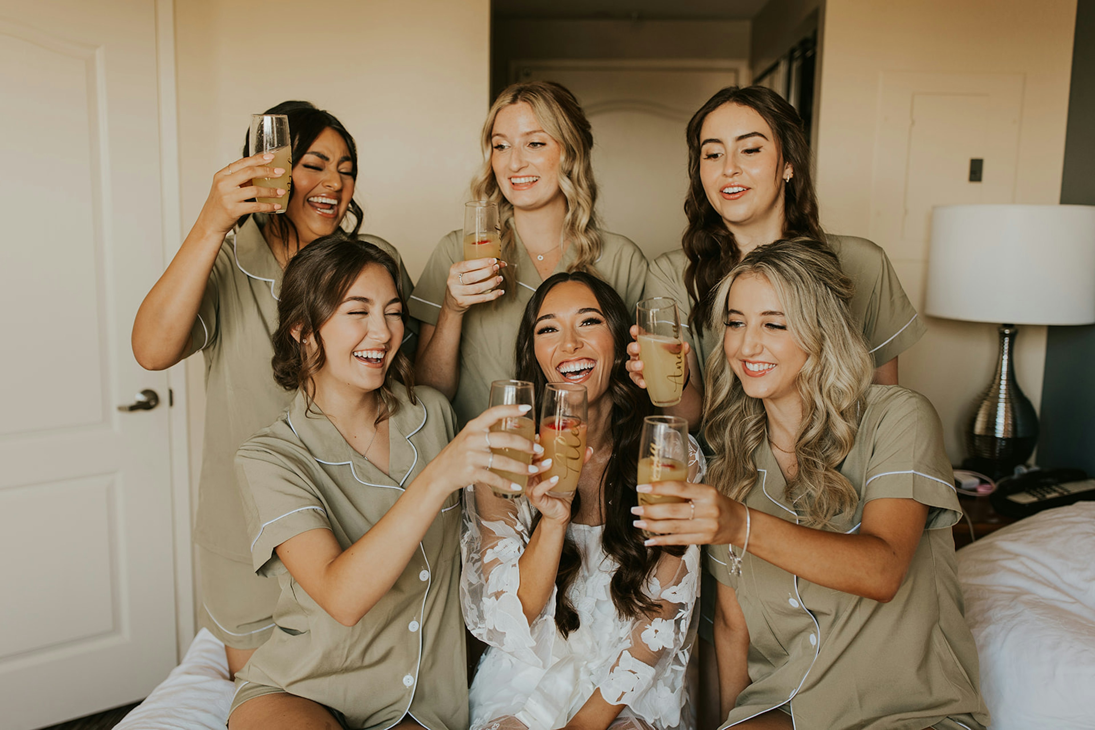 romantic-summerwedding-libertystation-brick-8-