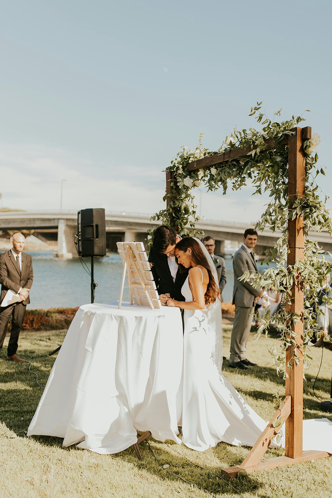 romantic-summerwedding-libertystation-brick-30-