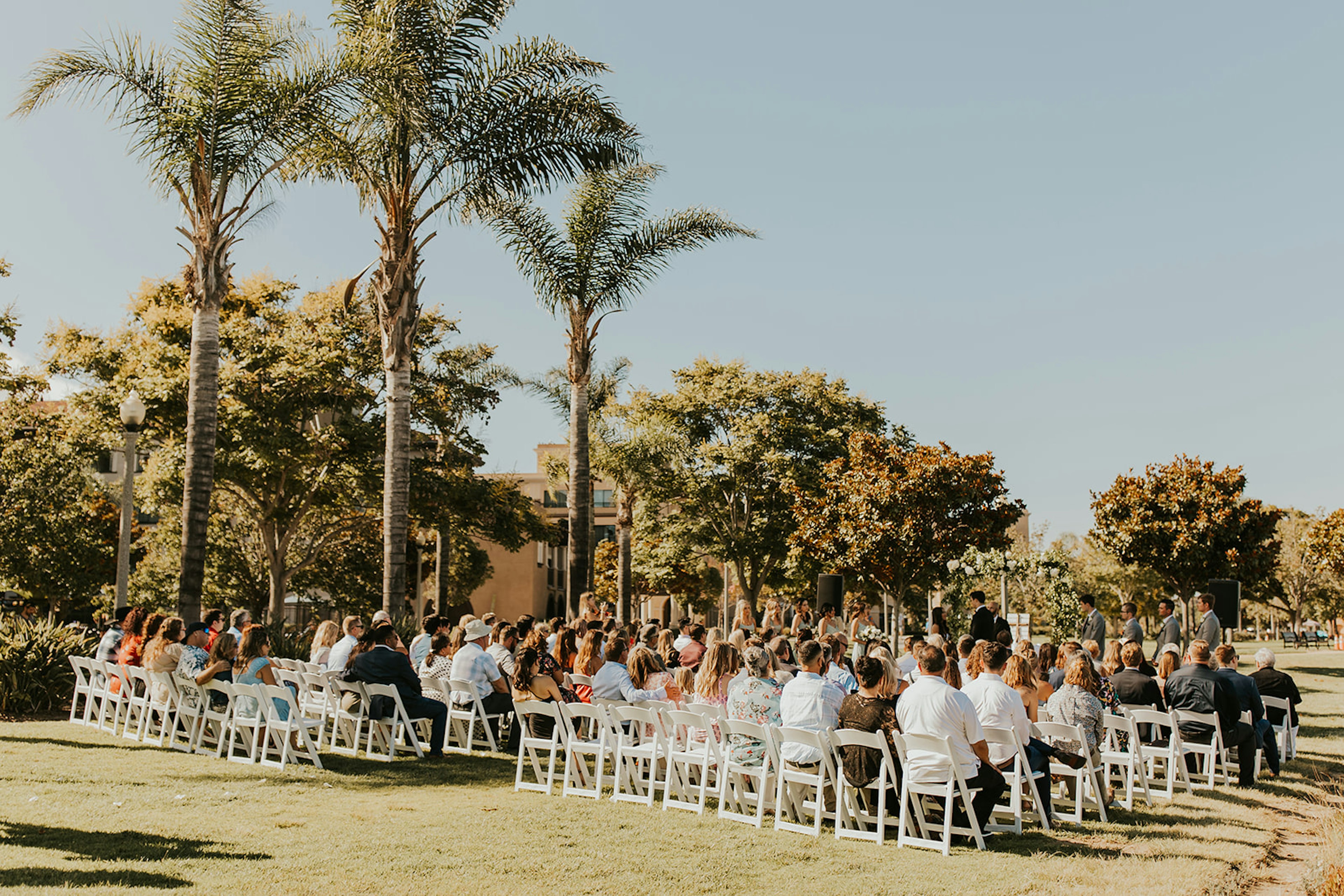 romantic-summerwedding-libertystation-brick-29-