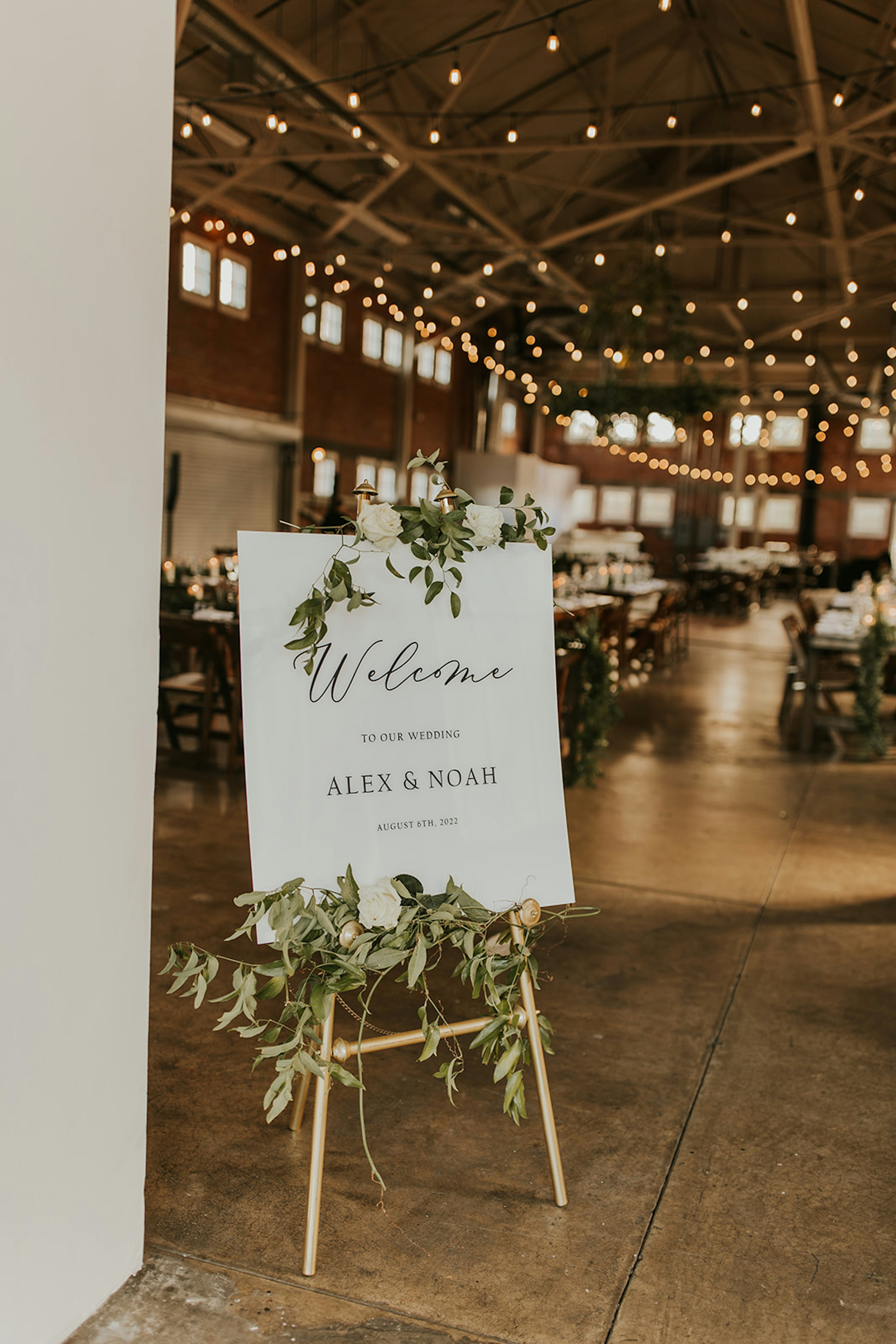 romantic-summerwedding-libertystation-brick-32-