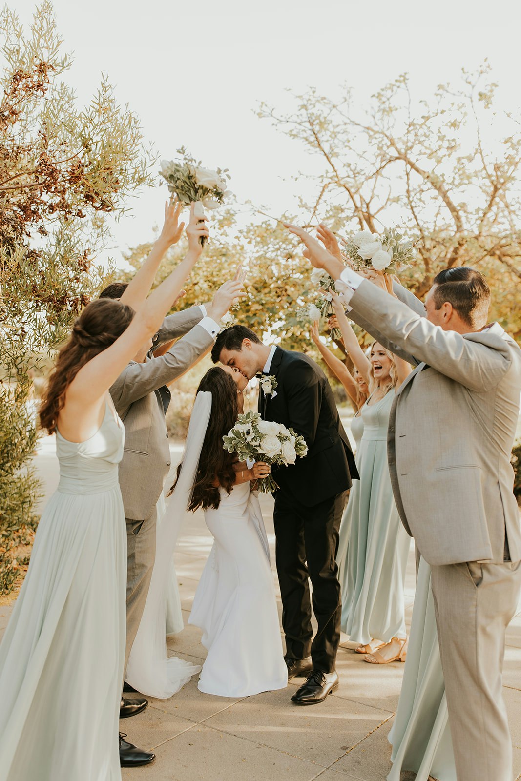 romantic-summerwedding-libertystation-brick-42-