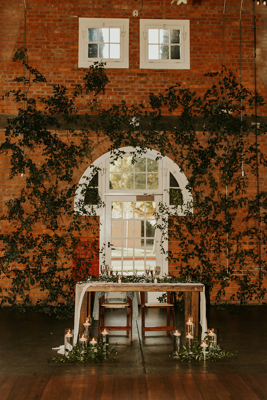 romantic-summerwedding-libertystation-brick-68-