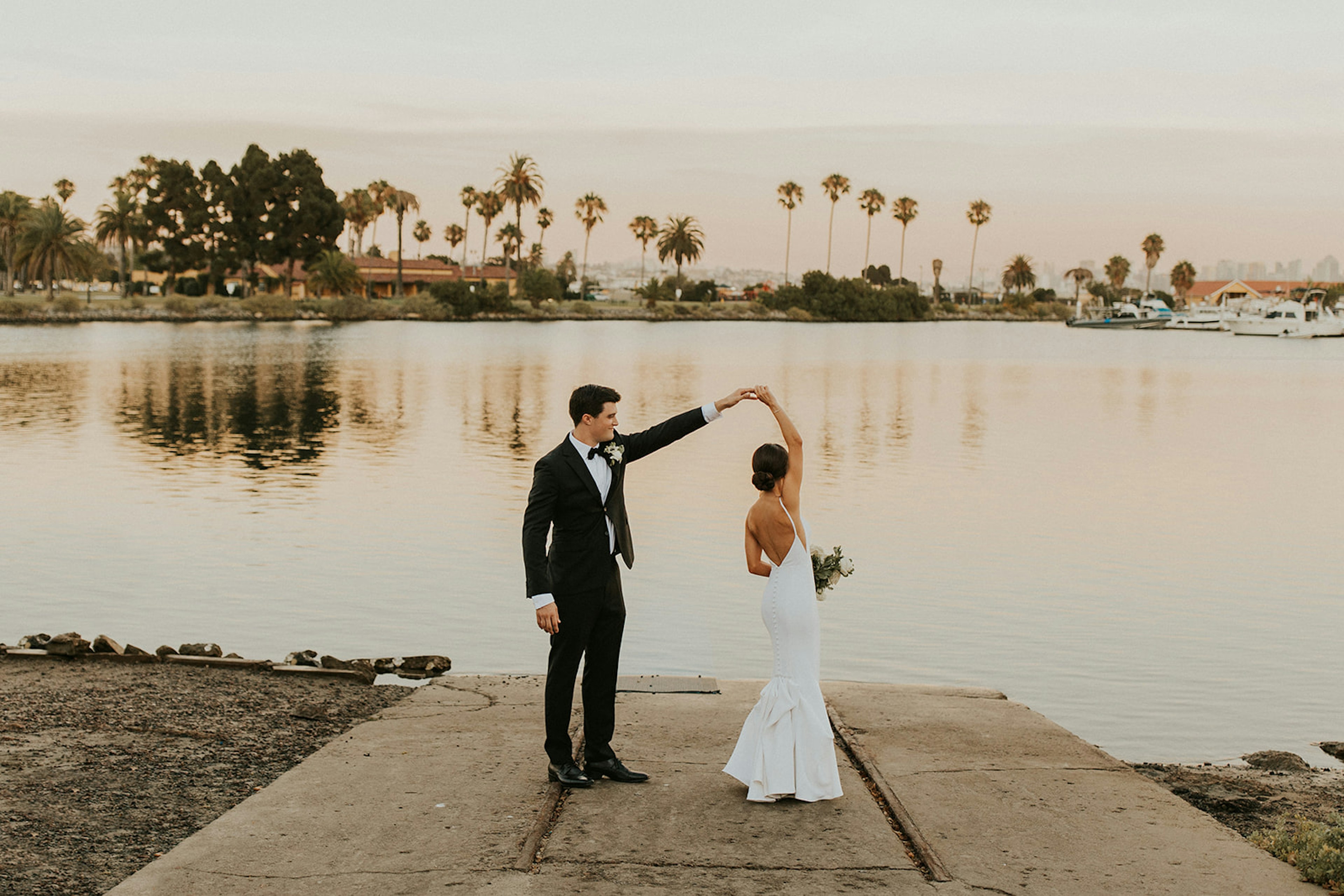 romantic-summerwedding-libertystation-brick-72-