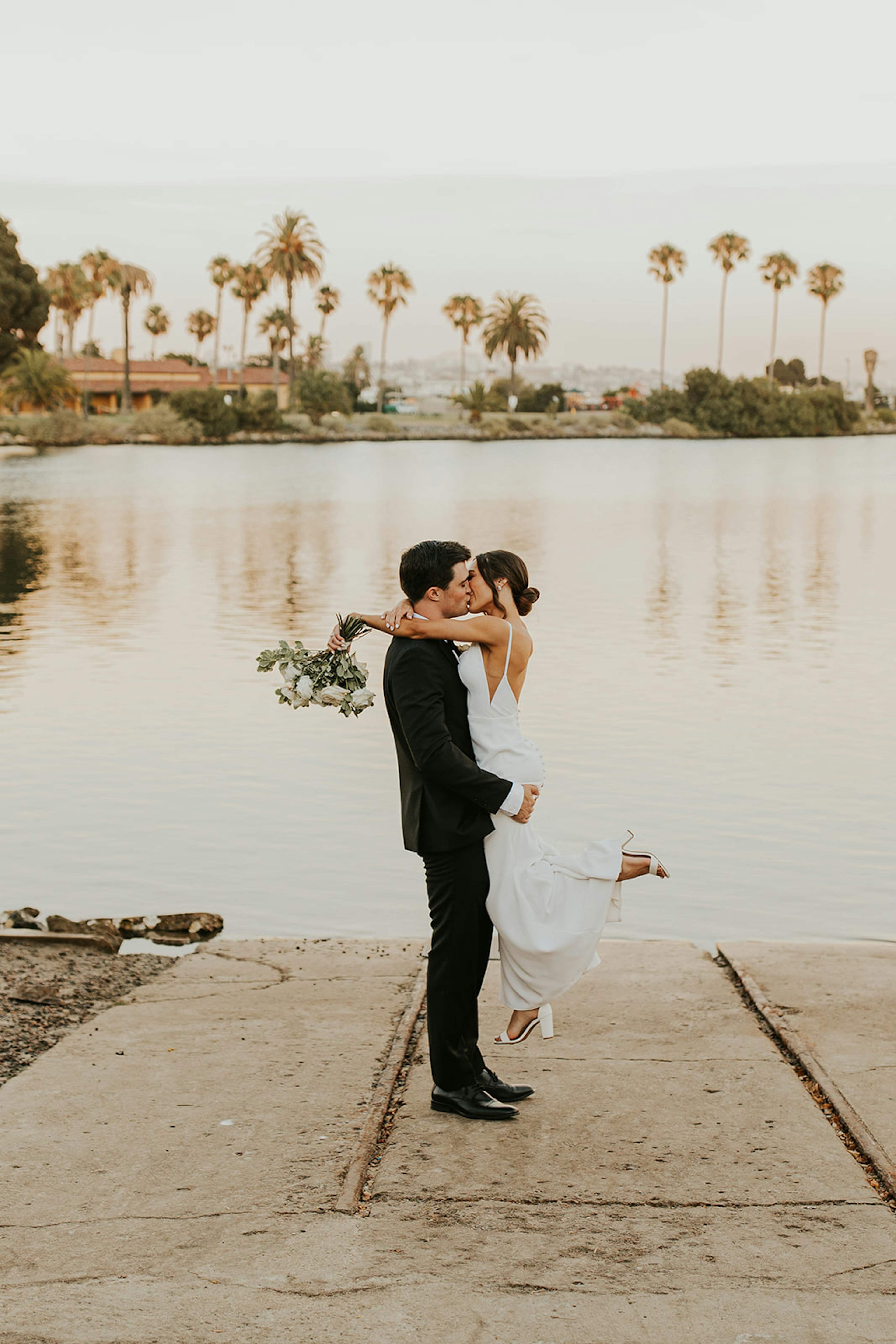 romantic-summerwedding-libertystation-brick-73-