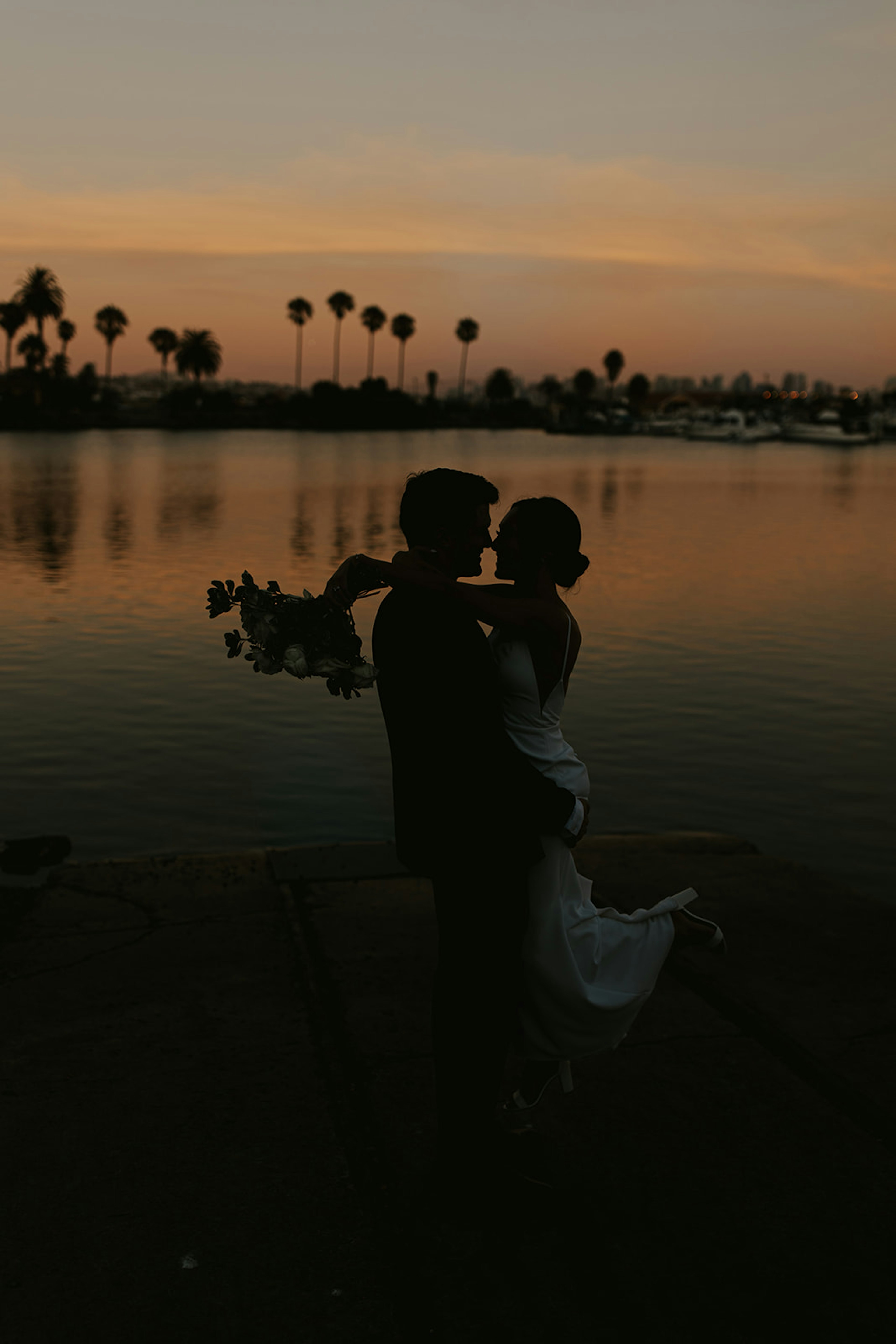 romantic-summerwedding-libertystation-brick-75-