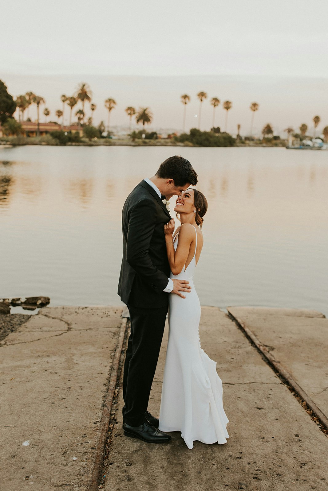 romantic-summerwedding-libertystation-brick-76-