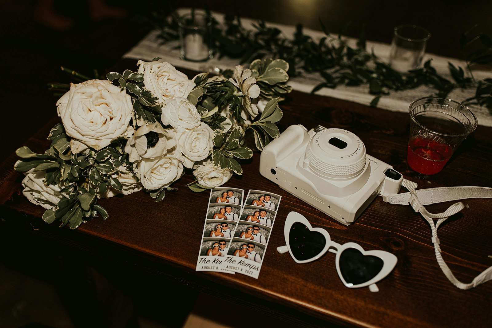 fPdc1huKoID_romantic-summerwedding-libertystation-brick-106-