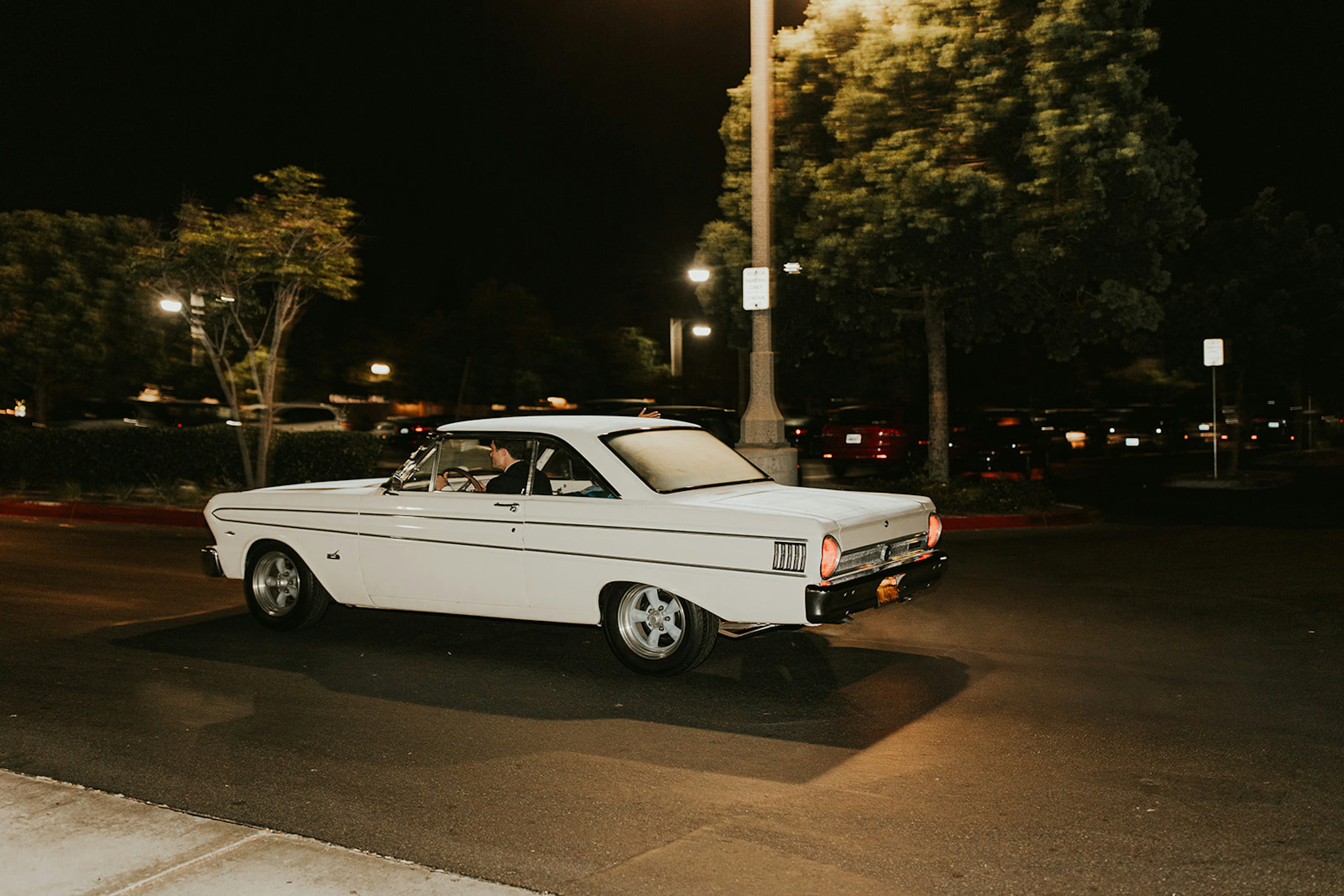 romantic-summerwedding-libertystation-brick-109-