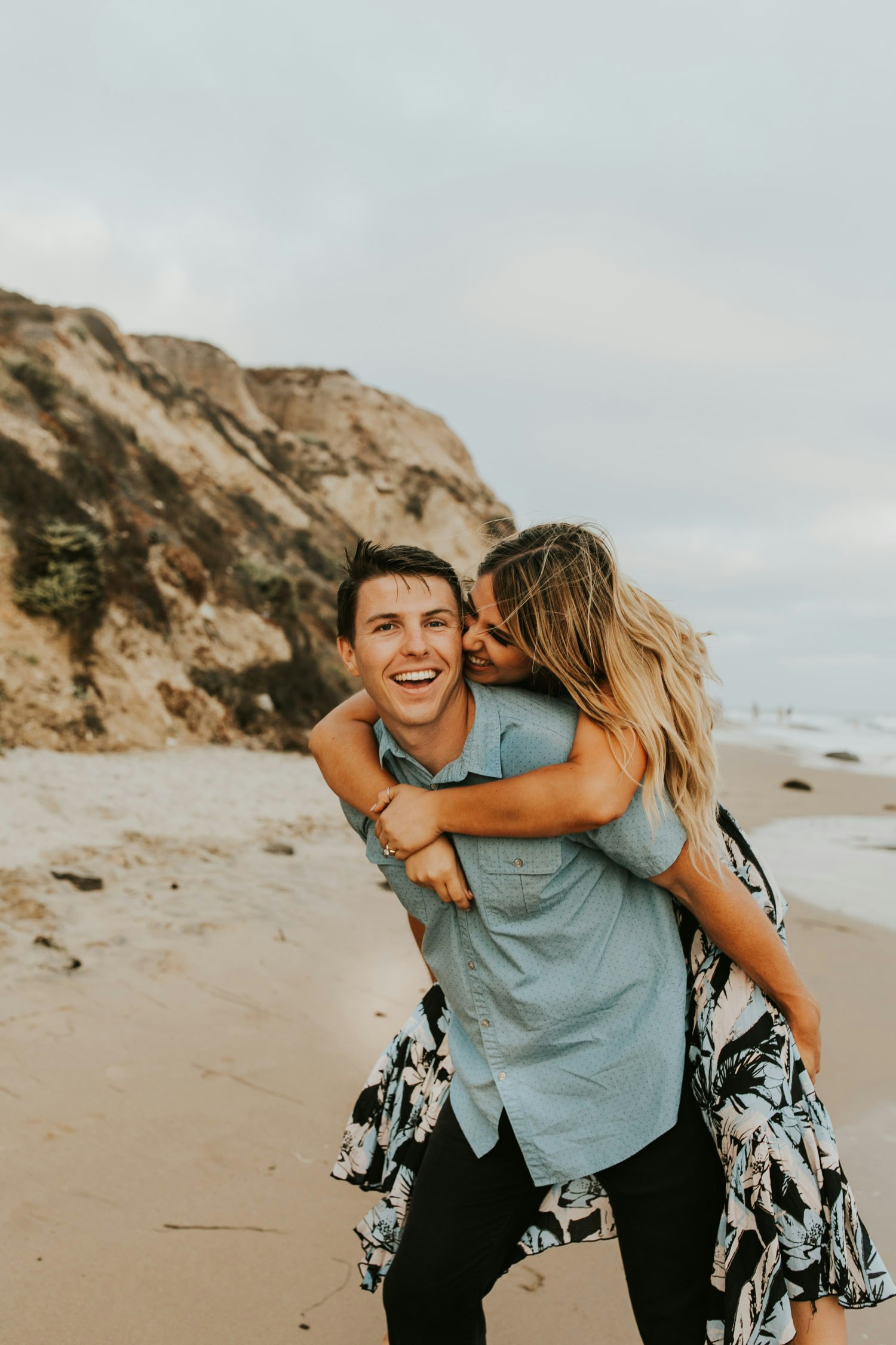 laura-collin-summer-engagement-crystalcove-2019-14