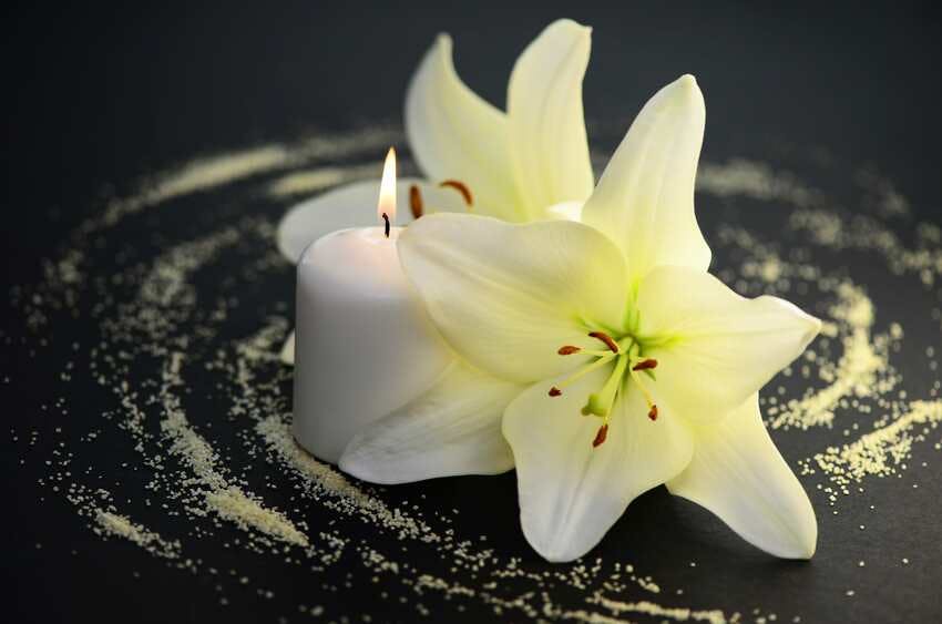 Quelles sont les règles à suivre concernant les fleurs de deuil selon  chaque religion ?