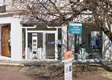Devanture de Pompes Funèbres Générales