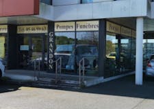 Devanture de Pompes Funèbres Grandon