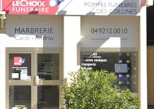 Devanture de Pompes Funèbres des Collines