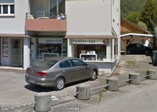 Devanture de Pompes Funèbres Générales