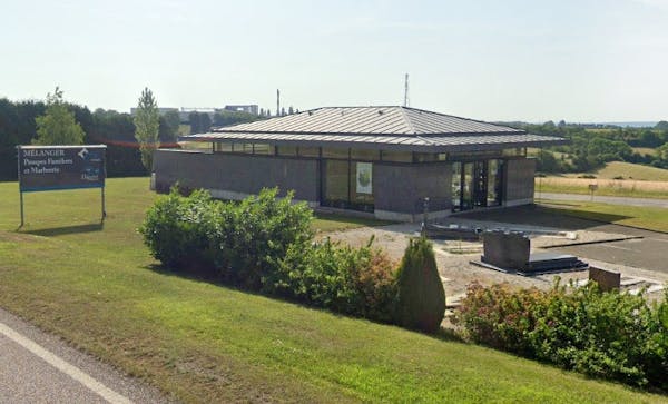 Photographie Pompes Funèbres et Marbrerie Mélanger de Saint-Hilaire-le-Châtel