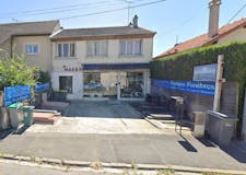 Devanture de La Maison des Obsèques - Pompes Funèbres Marbrerie Lescarcelle