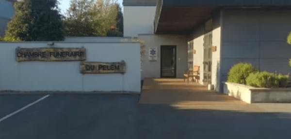 Photographie de la Pompes Funèbres Le Roux de la ville de Saint-Nicolas-du-Pélem