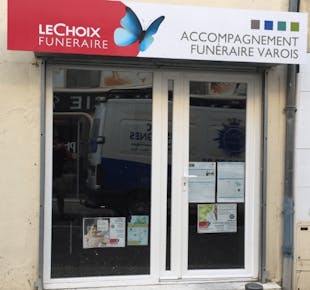`photo de l'établissement de ${name}`