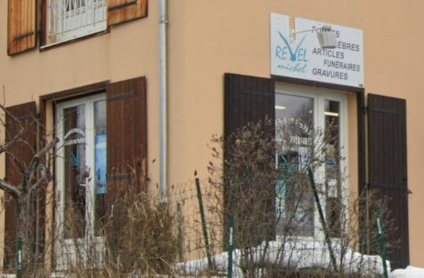 Photographie de la Pompes Funèbres REVEL Michel de Saint-Bonnet-en-Champsaur
