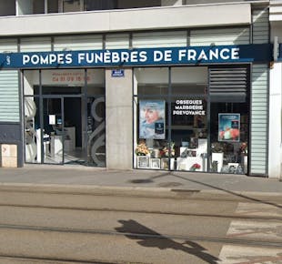 `photo de l'établissement de ${name}`