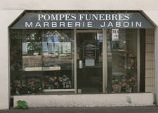 Devanture de Pompes Funèbres Jaboin